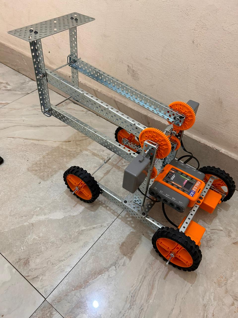 The Lifting Machine aka SKYRISE - Avishkaar Project